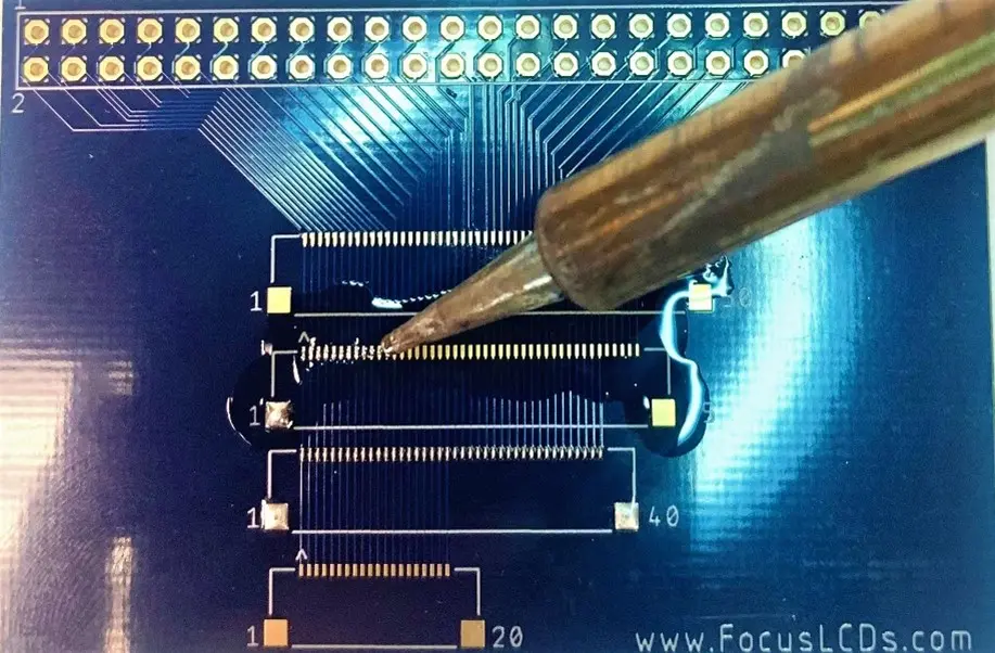 soldering-display-connectors-and-surface-mount-devices-7.jpg
